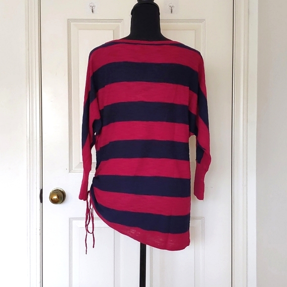 NWT. Express Cotton Rayon Stripe Loose Fit 3/4 Sleeve Top w/left side adjustable - Picture 2 of 4